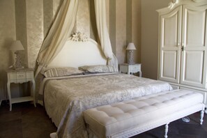 Select Comfort beds, minibar, in-room safe, free WiFi