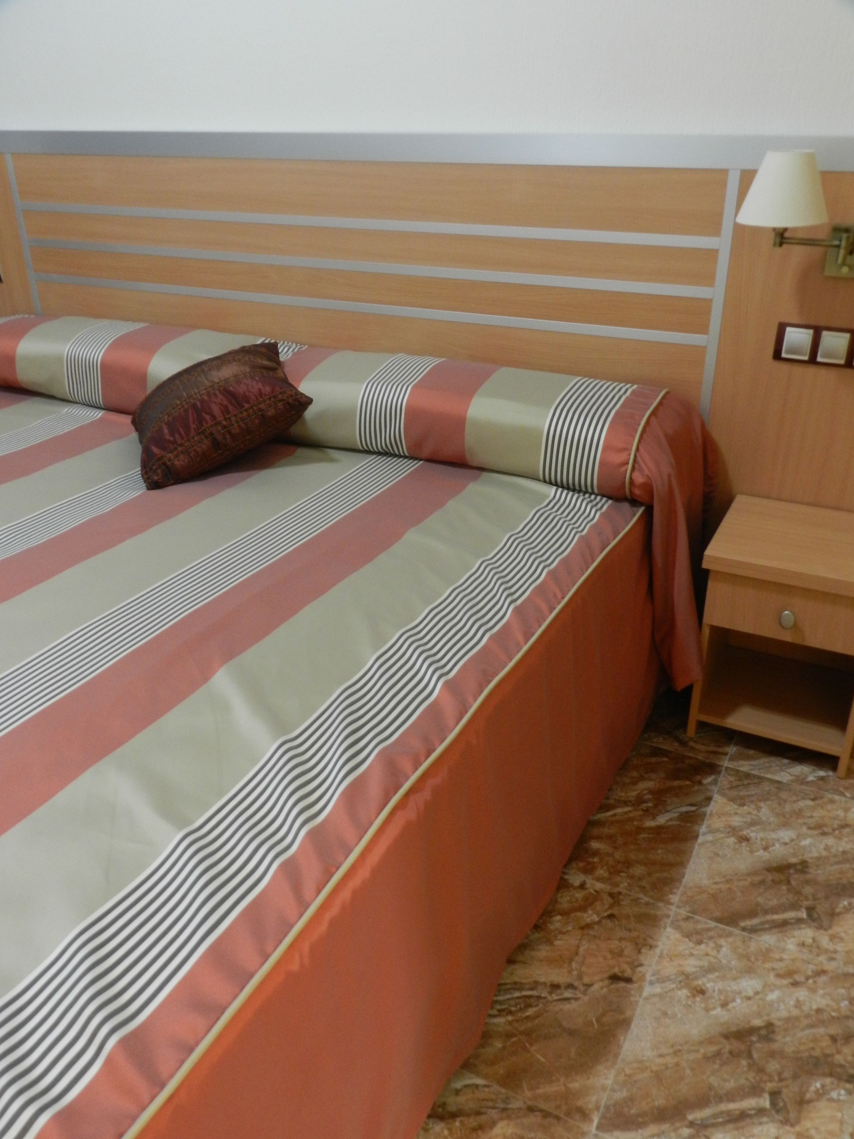 standard twin room, balcony | minibar, in-room safe, desk, soundproofing