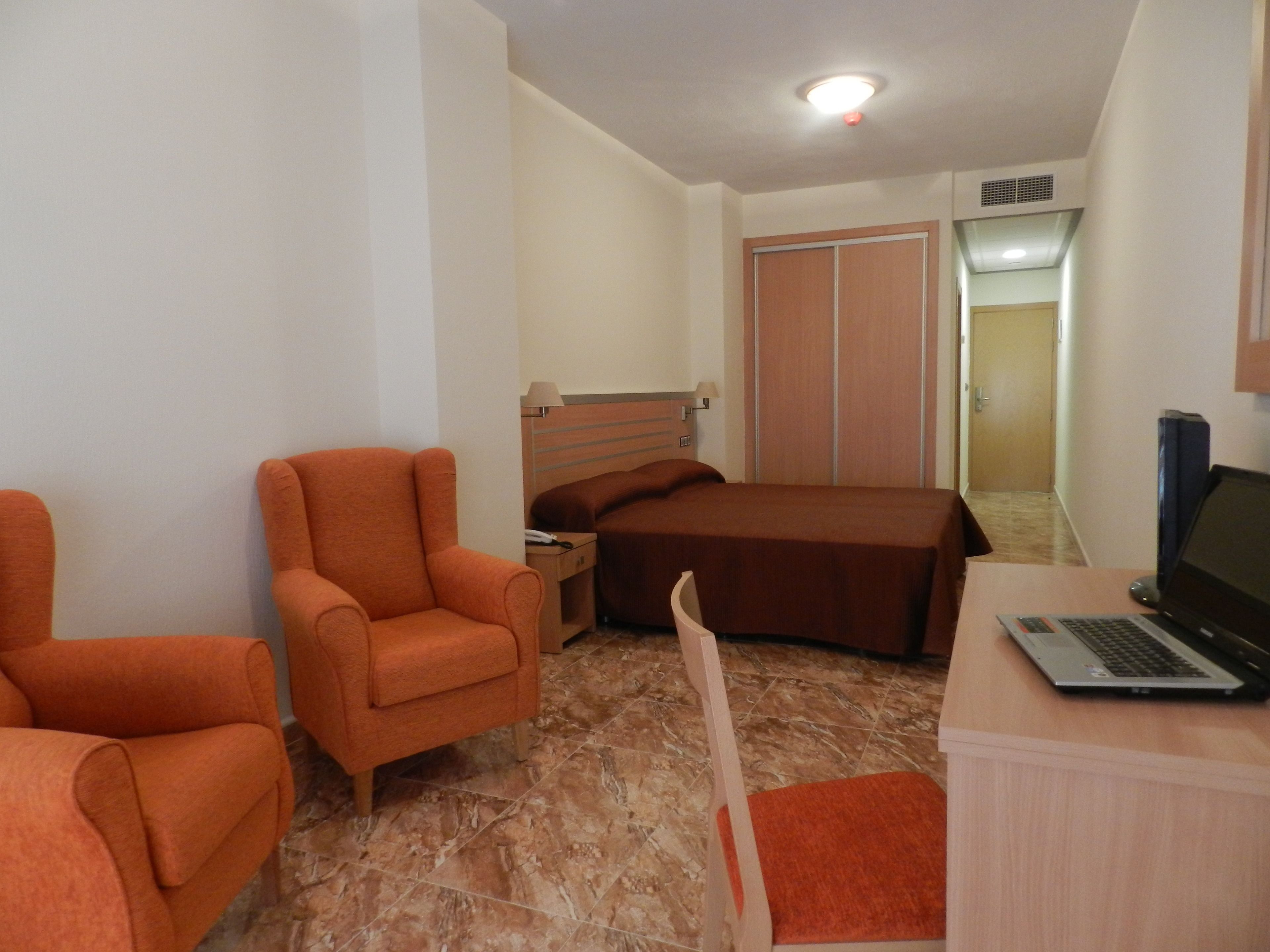 standard room, sea view | minibar, in-room safe, desk, soundproofing