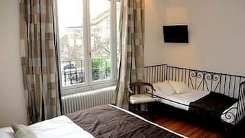Desk, laptop workspace, blackout drapes, free WiFi