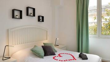 Chambre Junior | Bureau, espace de travail pour ordinateur portable, rideaux occultants