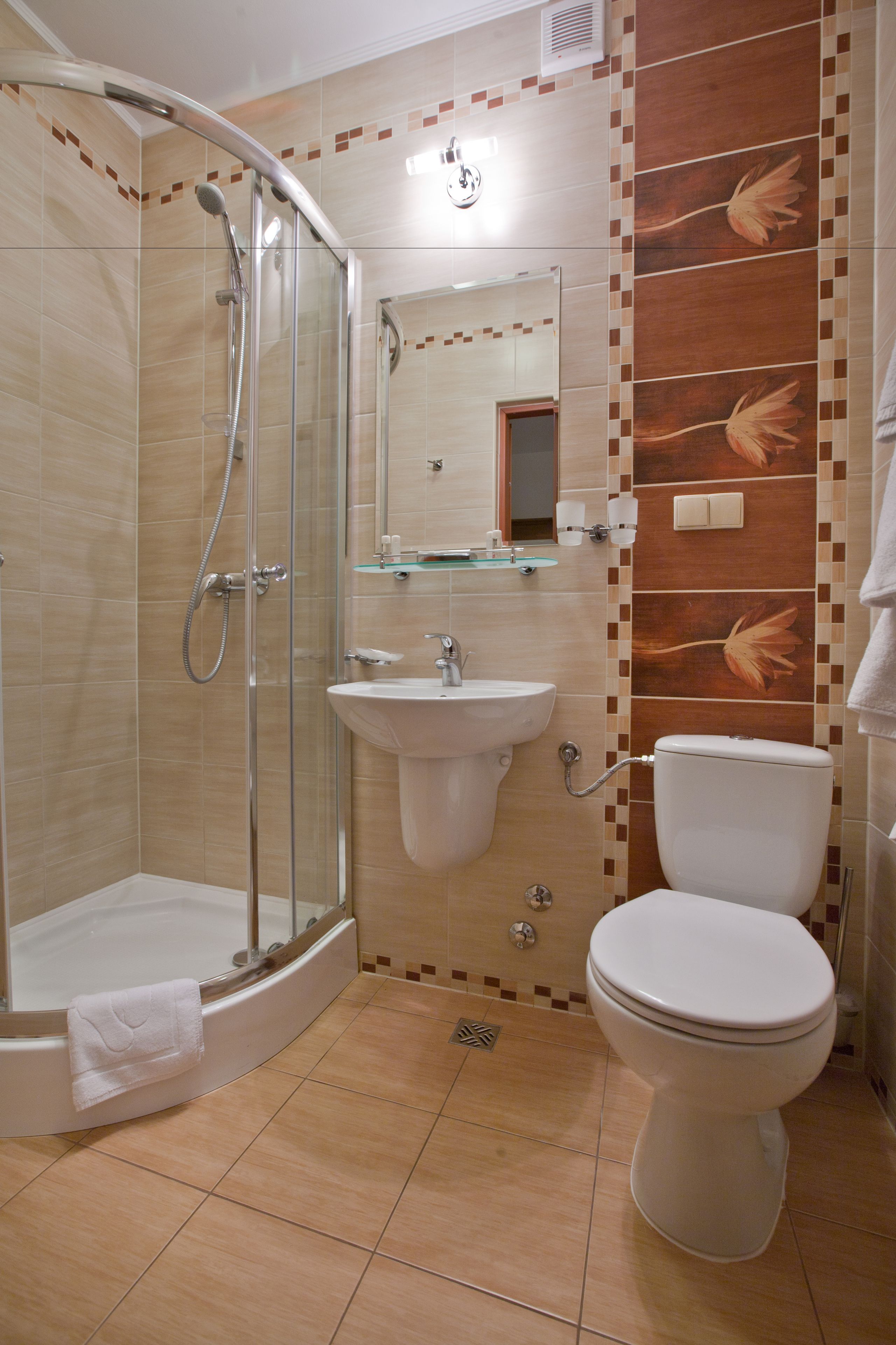 double or twin room | bathroom | shower, free toiletries, hair dryer, towels