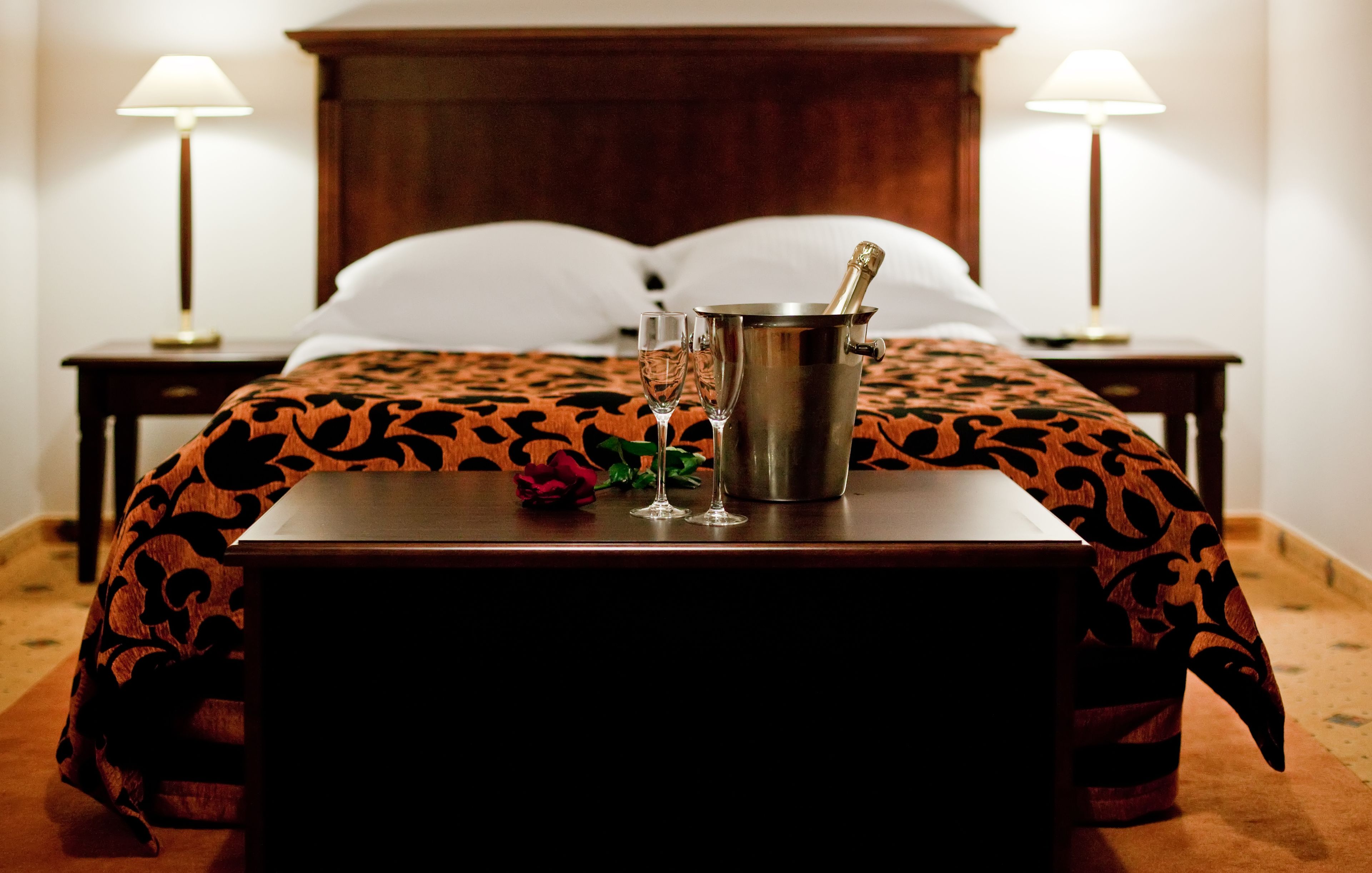 suite | hypo-allergenic bedding, individually decorated, individually furnished