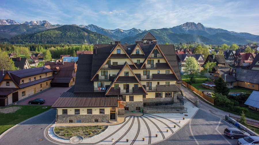 Helan Family & Garden