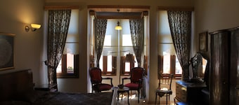 Tom Square Boutique Hotel