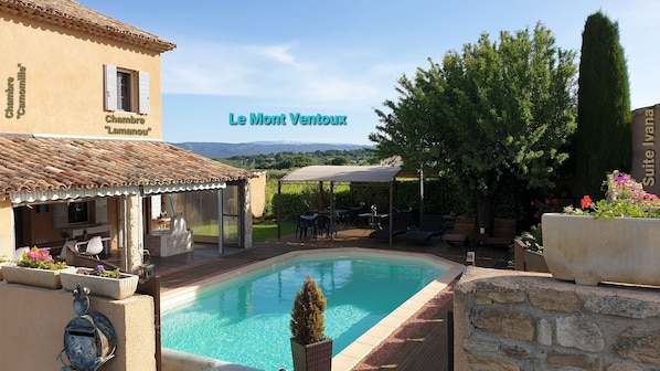 Front of property - Le Jardin d'Ivana (Oppede)