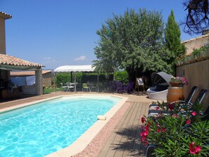 Individually furnished, desk, free cribs/infant beds, free WiFi - Le Jardin d'Ivana (Oppede)