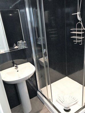 Superior Double Room, Ensuite, Sea View (room 4) | Bathroom - The Westbourne House (Blackpool)