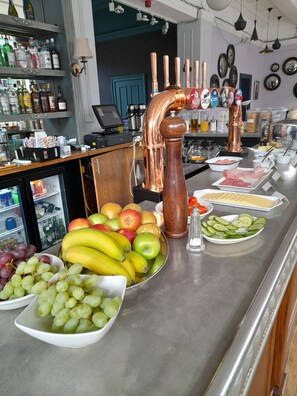Daily continental breakfast for a fee - The Windmill (London)