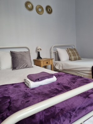 Twin Room, Ensuite | Bed sheets