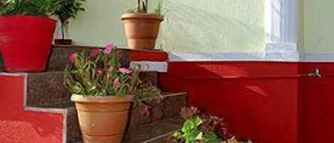 Entrée de l’hébergement