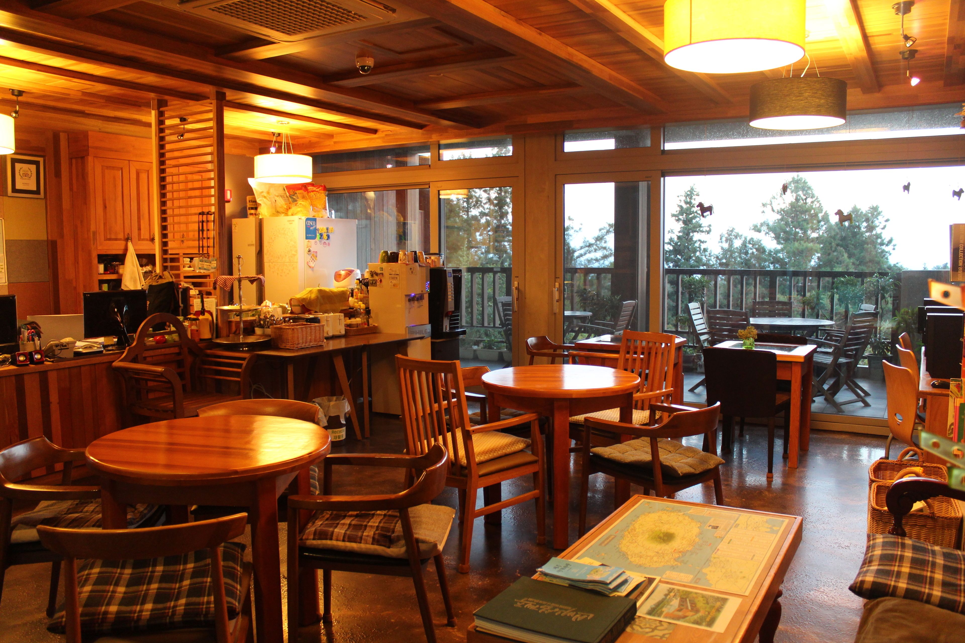 Sarapan Eropah setiap hari (KRW 5000 seorang) 