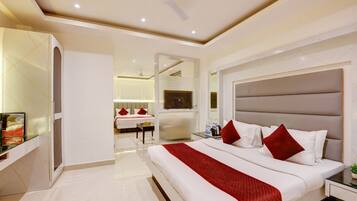 Chambre Familiale, 2 lits doubles | Minibar, coffres-forts dans les chambres, bureau, chambres insonorisées