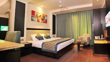 Deluxe Double Room, 1 Double Bed | In-room safe, individually decorated, individually furnished, desk