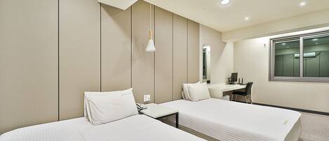 Deluxe Twin Room, 2 Double Beds | Desk, laptop workspace, soundproofing, free WiFi