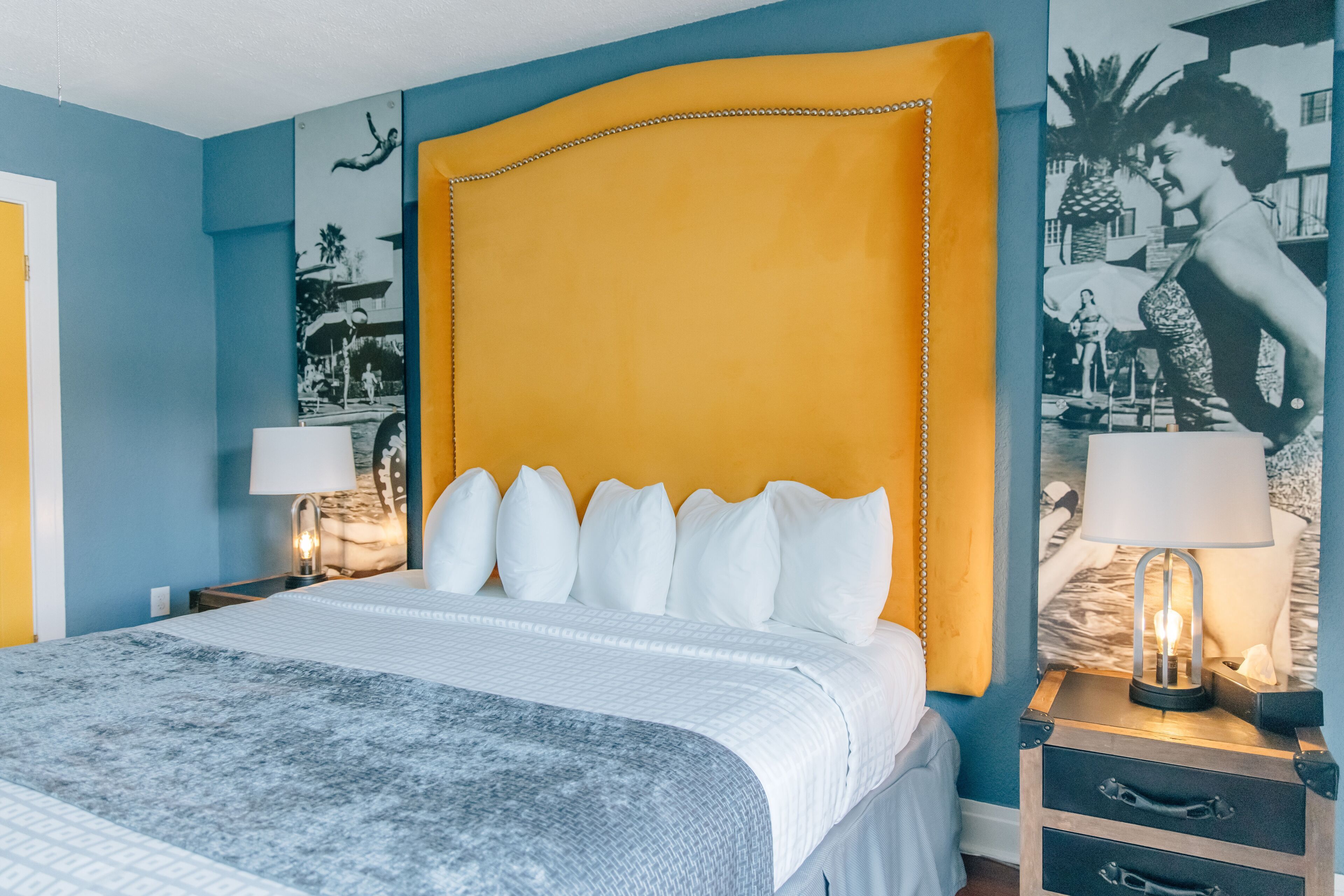 standard room, 1 king bed, pool view | iron/ironing board, free wifi, bed sheets