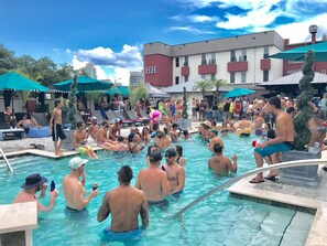Outdoor pool - Hollander Boutique Hotel (St. Petersburg)