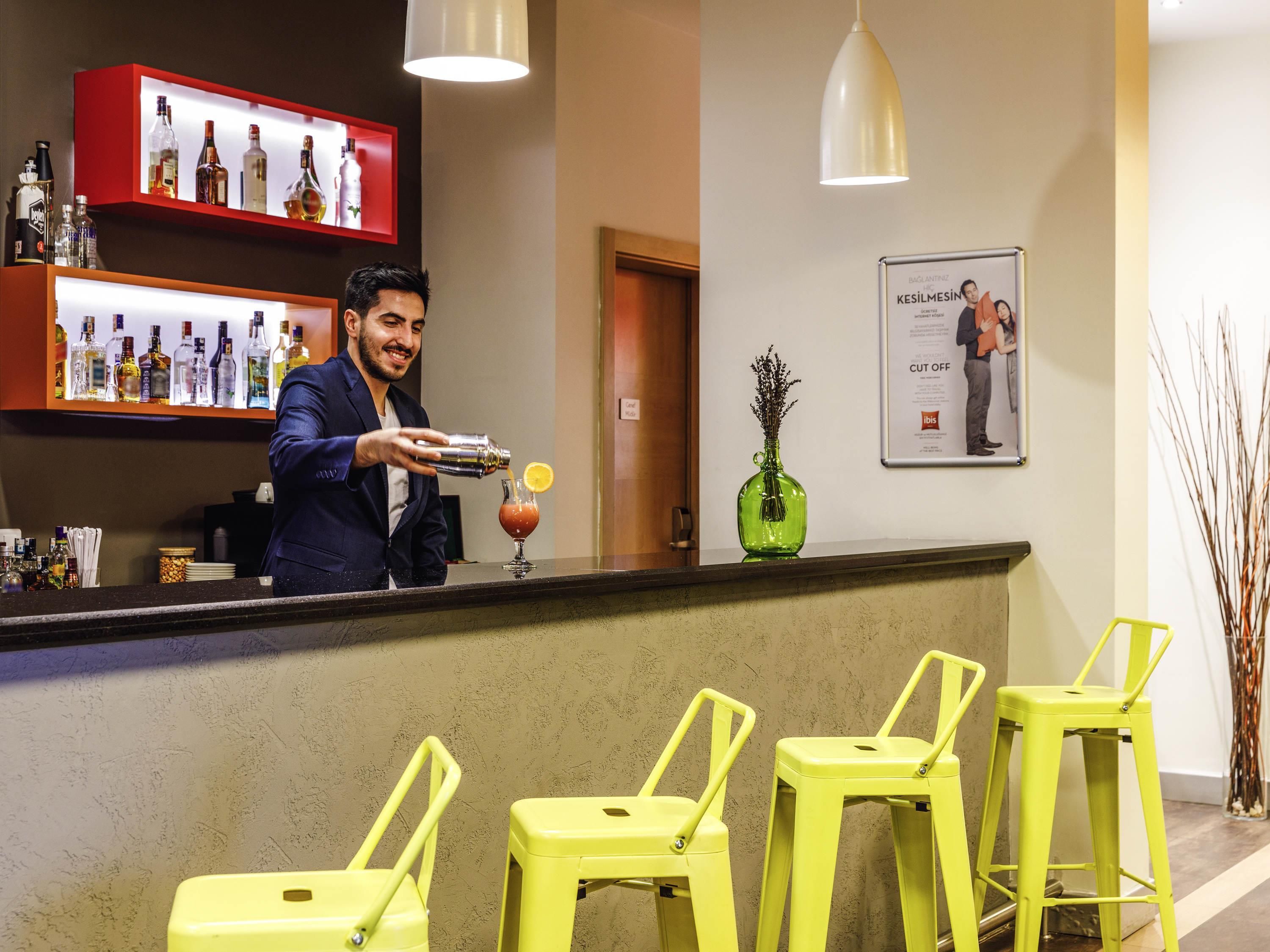 Bar (en el alojamiento)