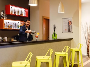 Bar (on property) - ibis Istanbul Esenyurt (Istanbul)