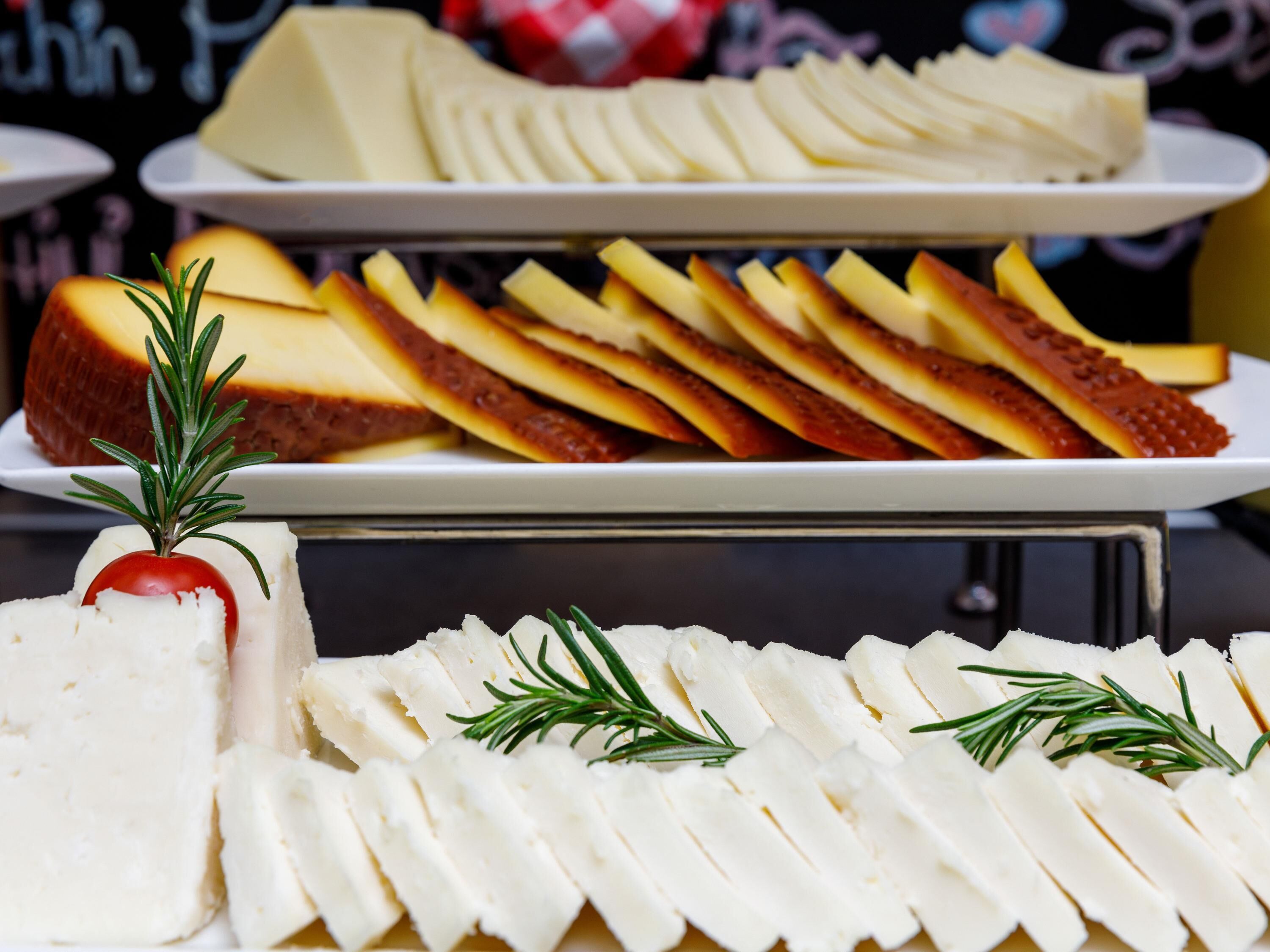 daily buffet breakfast (try 400 per person)