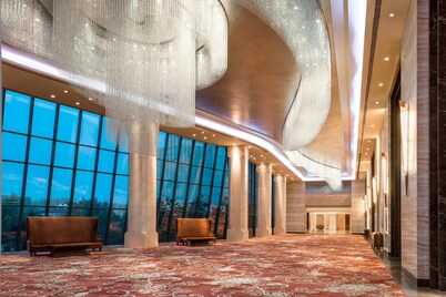 Sheraton Changchun Jingyuetan Hotel