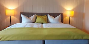 Premium bedding, in-room safe, individually decorated