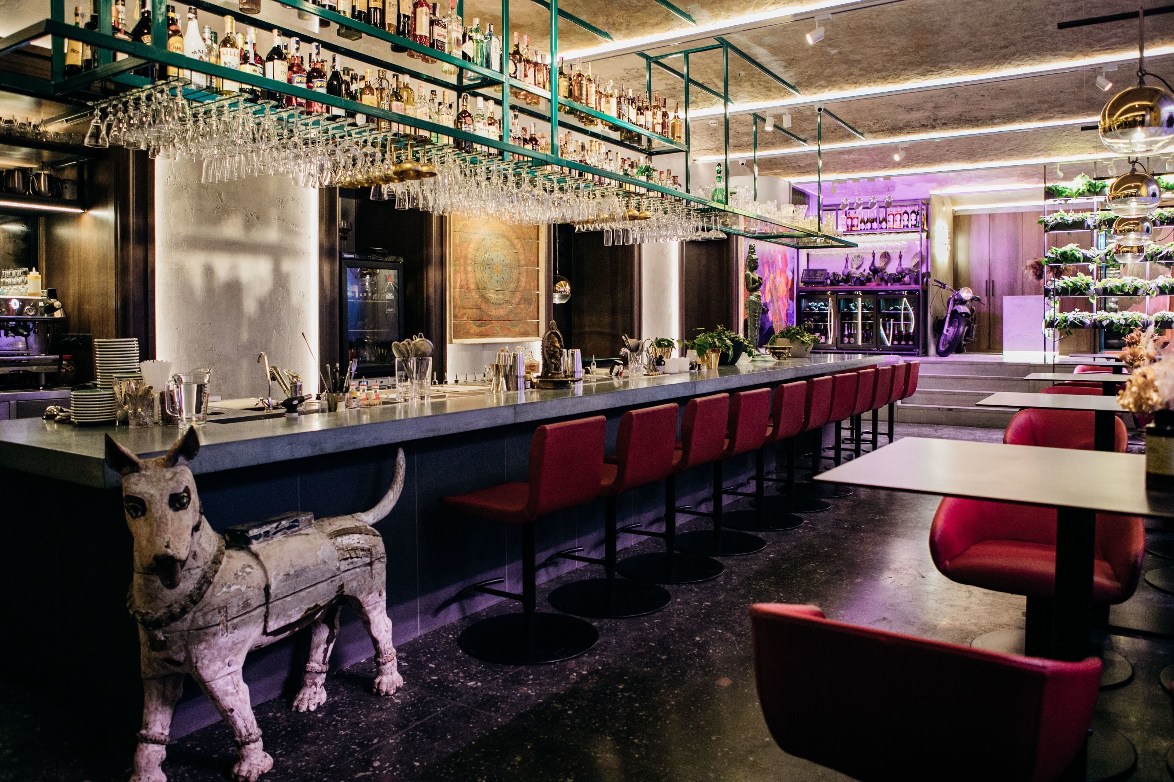 Der serveres morgenmad, frokost, aftensmad og italienske retter 