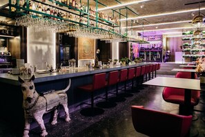 供應早餐、午餐、晚餐；意大利菜