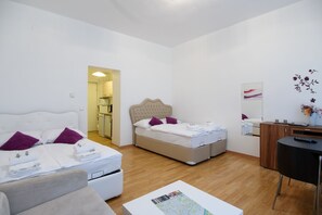Comfort Studio (Top 16)