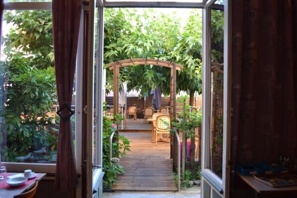 Property grounds - Hotel Pedussaut (Saint-Gaudens)