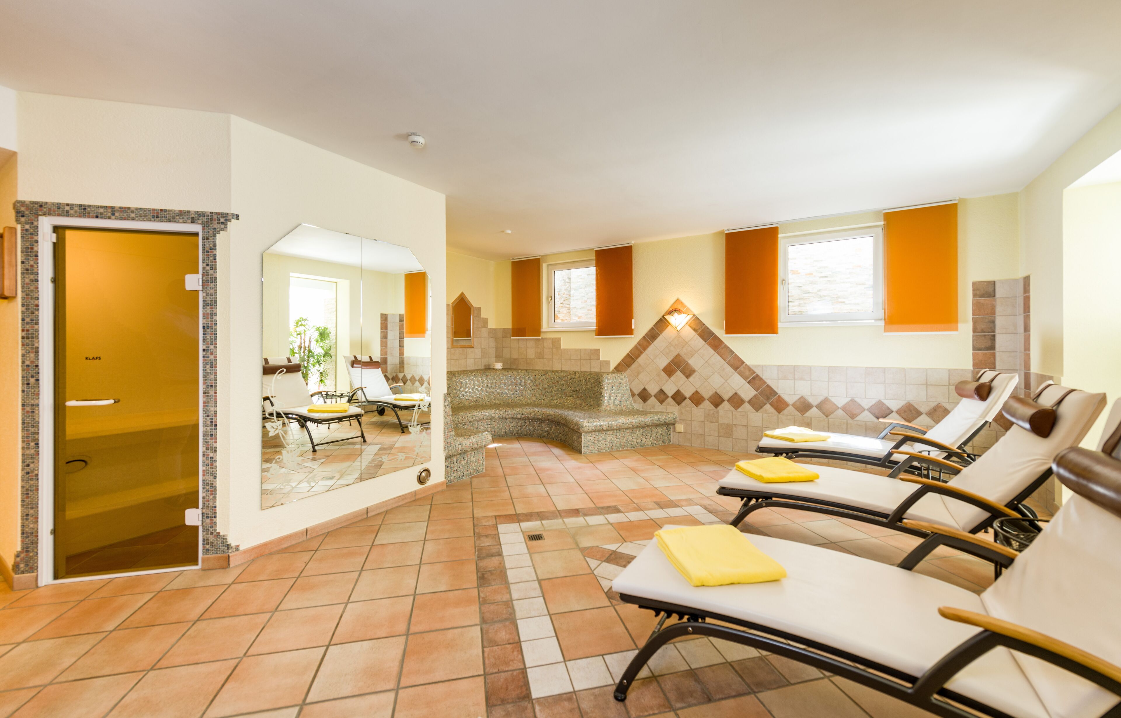 sauna, hot tub, steam room