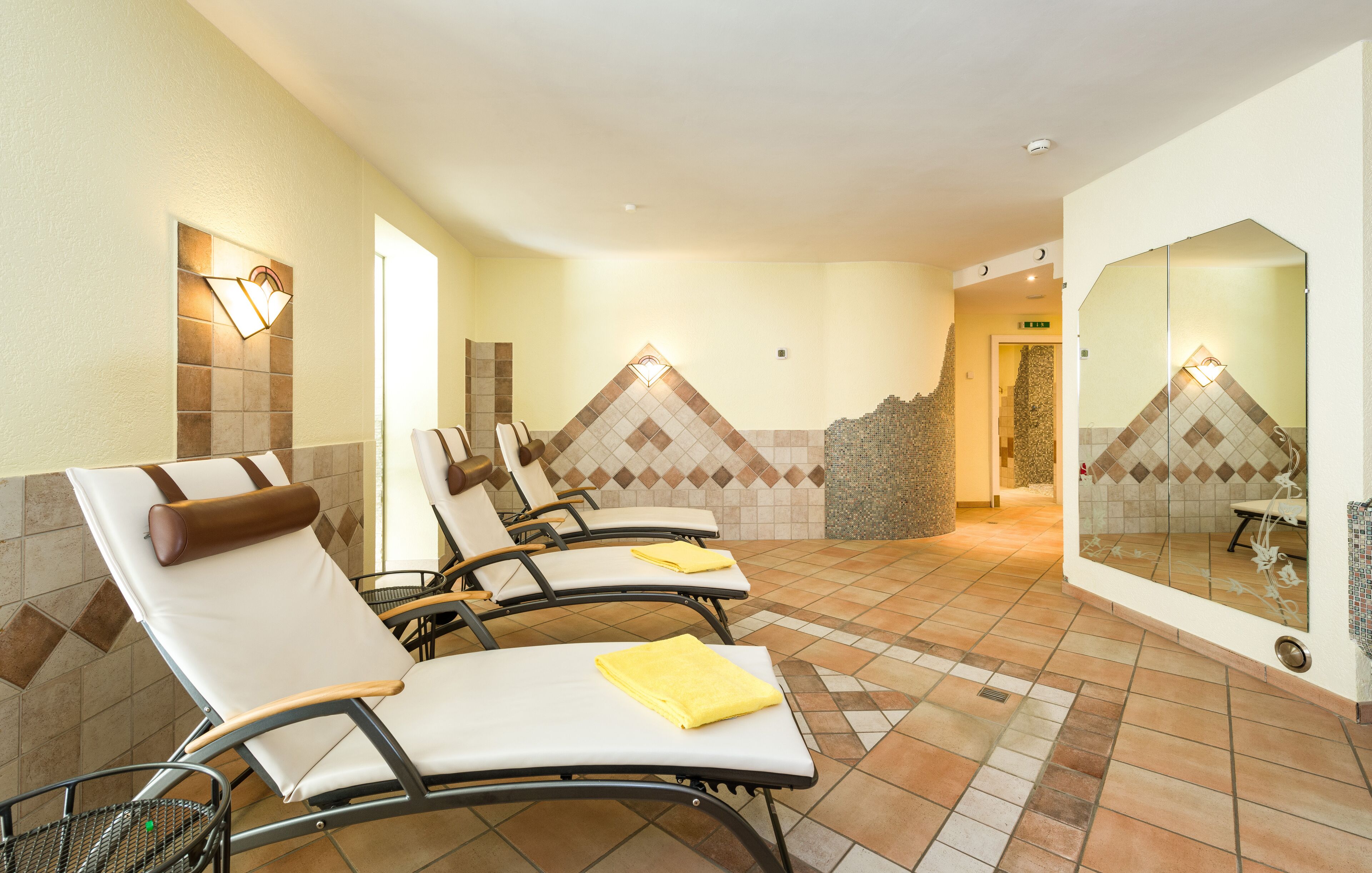 sauna, hot tub, steam room