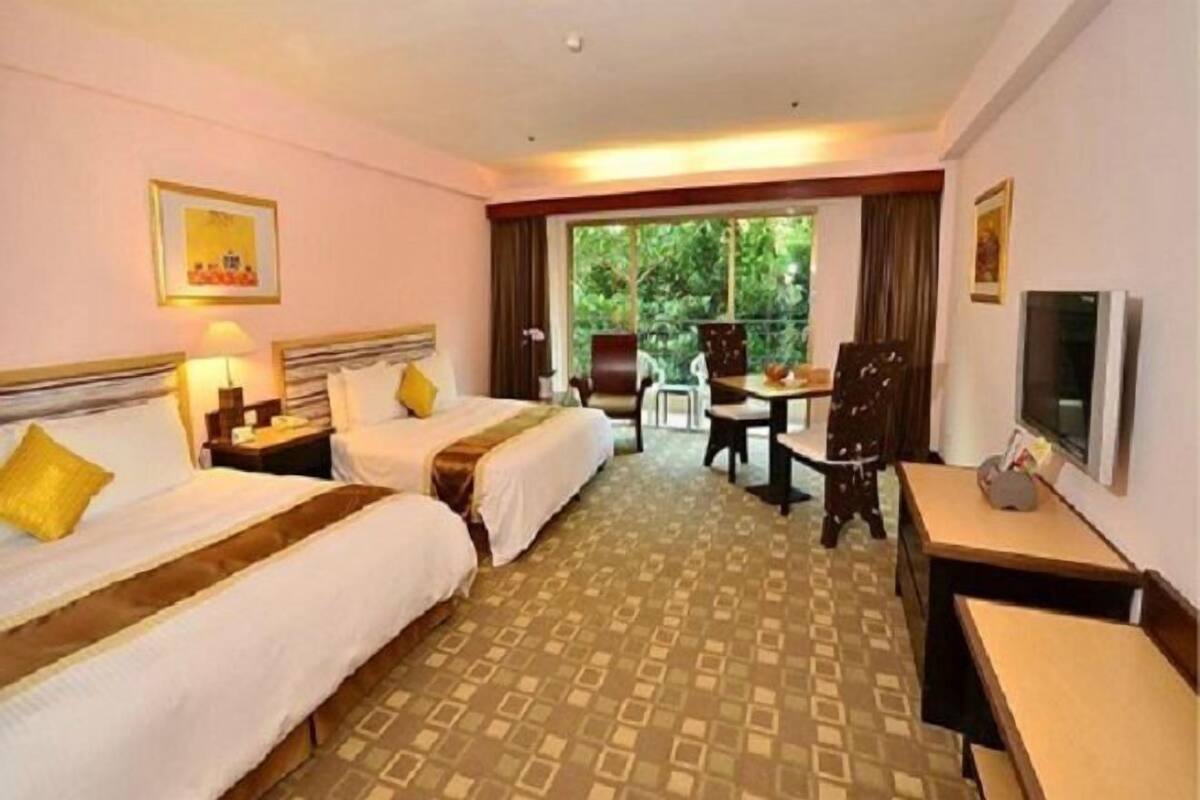 1 bedroom, down comforters, in-room safe, laptop workspace