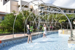Outdoor pool, open 7:00 AM to 6:00 PM, sun loungers, lifeguards on site - Howard Beach Resort Kenting (Hengchun)