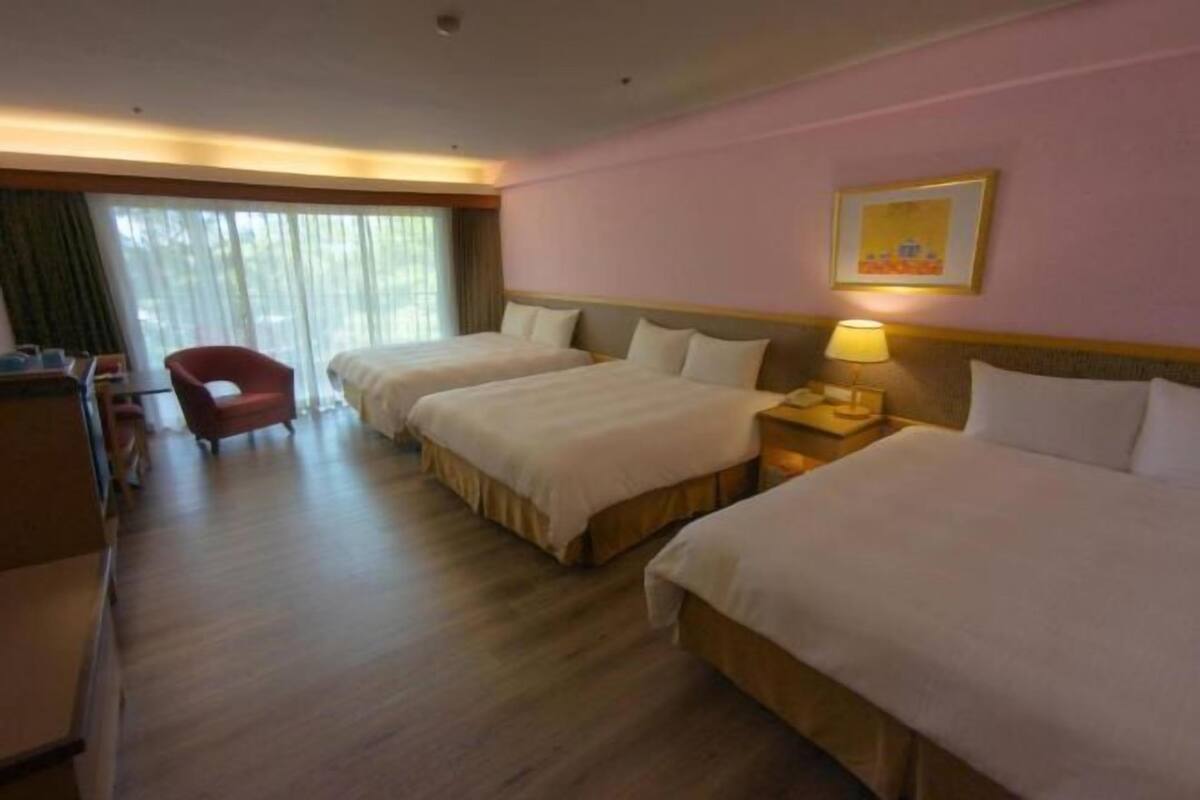 1 bedroom, down comforters, in-room safe, laptop workspace