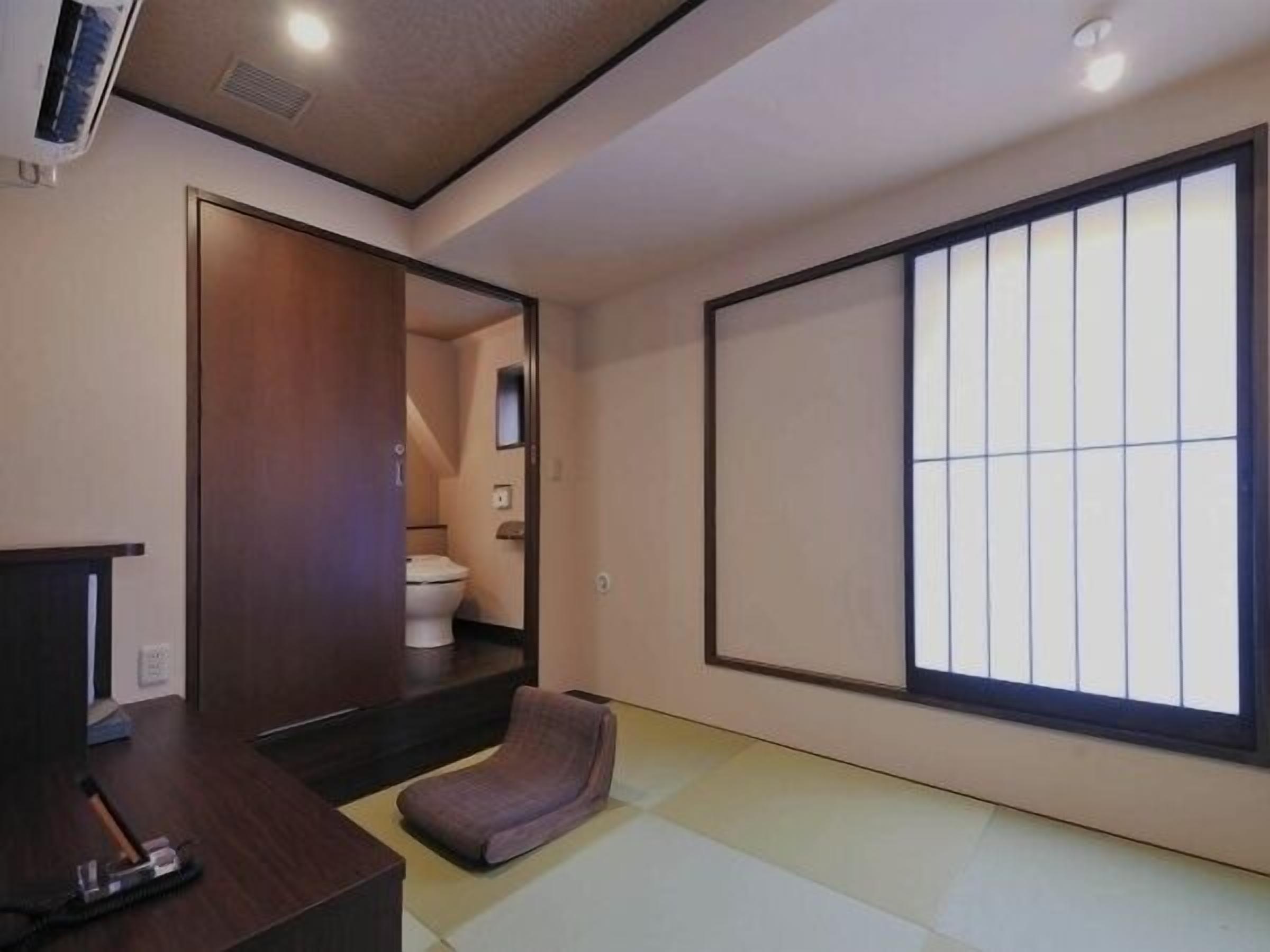 japanese style singleb, smoking | 1 bedroom, desk, iron/ironing board, free wifi