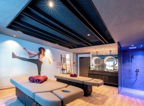 Sauna, hot tub, steam room