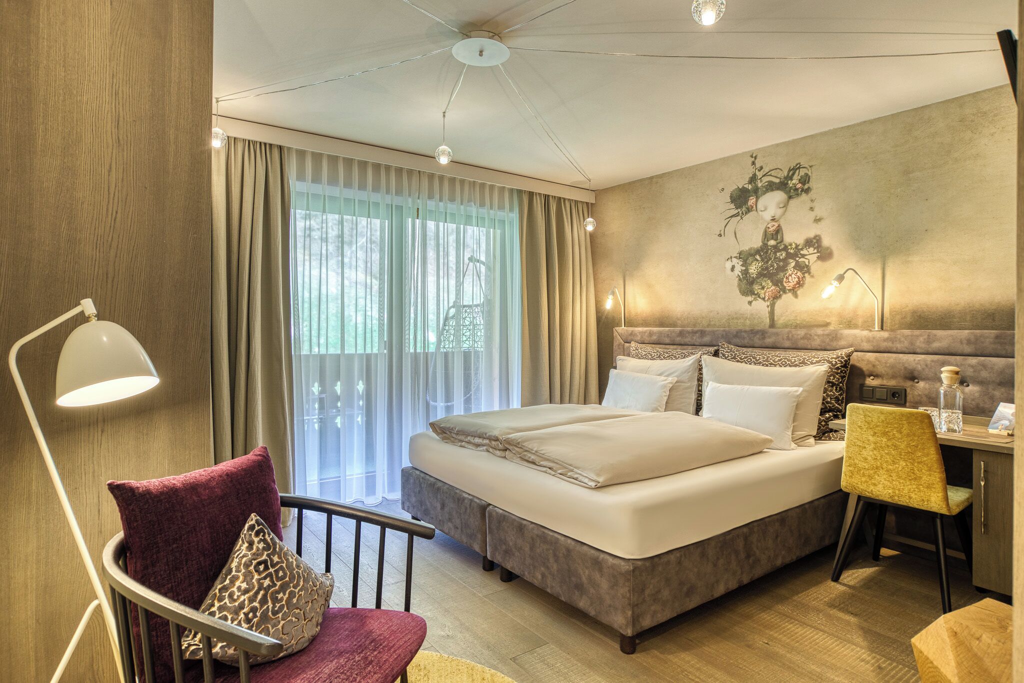 Comfort-rum (Mountain Soul) | Värdeförvaringsskåp på rummet, individuell inredning och unika möbler