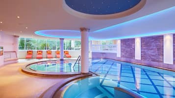 Indoor pool, pool loungers