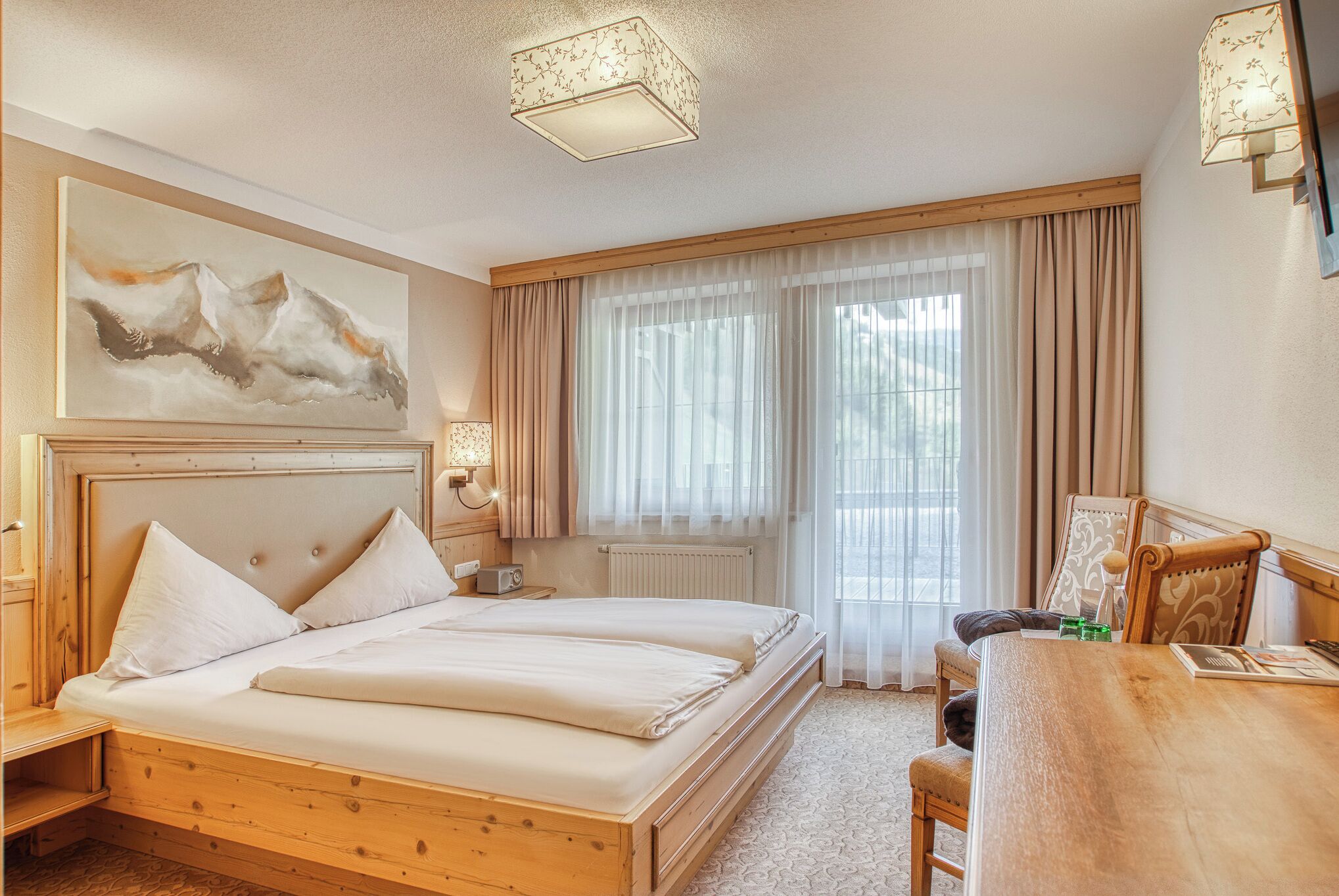 Kahden hengen standard-huone (Mountain Soul) | Tallelokero huoneessa, yksilöllisesti sisustettu