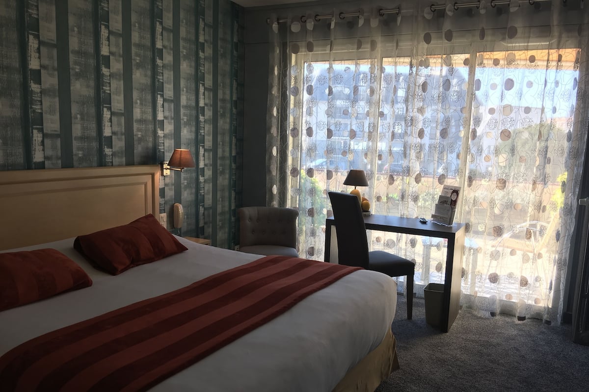 Premier Double Room, Balcony | In-room safe, desk, blackout curtains, soundproofing