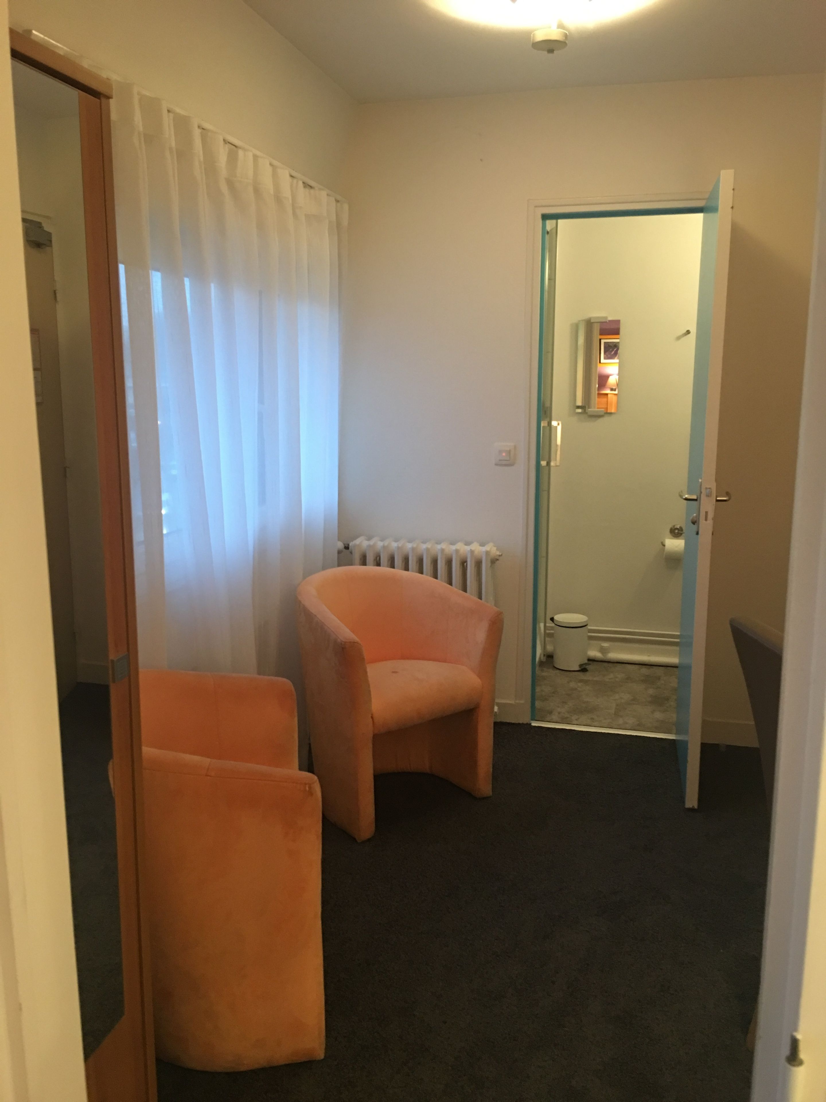 standard double room, 1 bedroom | in-room safe, individually decorated, desk, blackout curtains