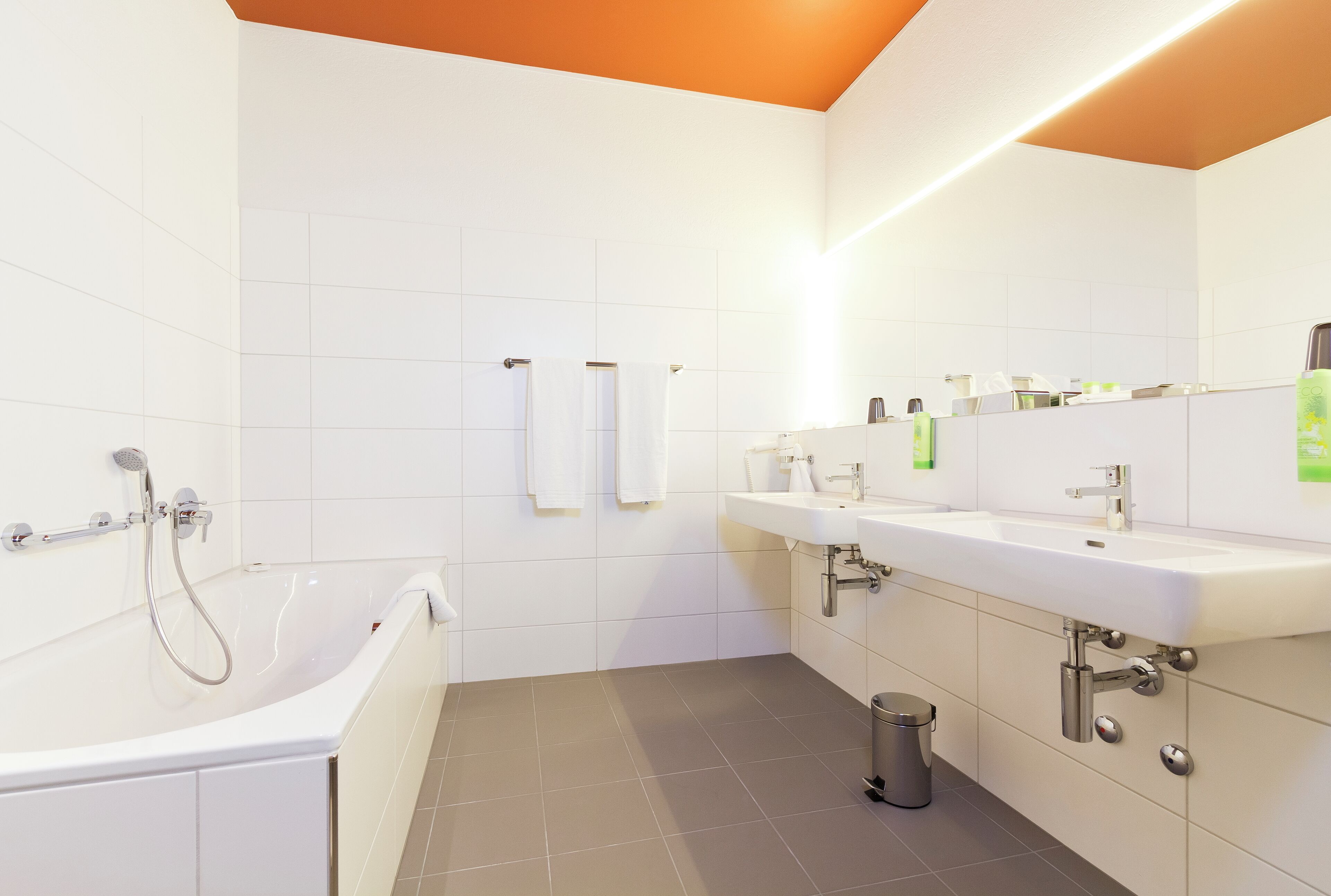 apartment, terrace | bathroom | shower, hair dryer, bathrobes, slippers