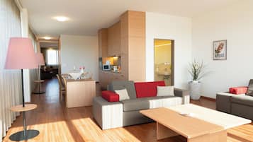 Suite | Minibar, in-room safe, desk, free WiFi