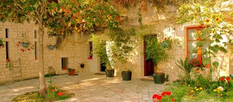 Hôtel Troglododo