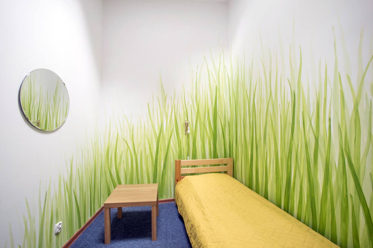 Single Room, Shared Bathroom | Blackout drapes, iron/ironing board, free WiFi