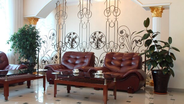 Lobby sitting area - Grand Nur Hotel (Tashkent)