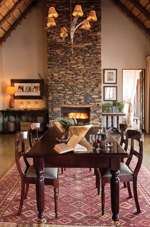 Huvila, 2 makuuhuonetta (Little Madikwe) | Ruokailu omassa huoneessa