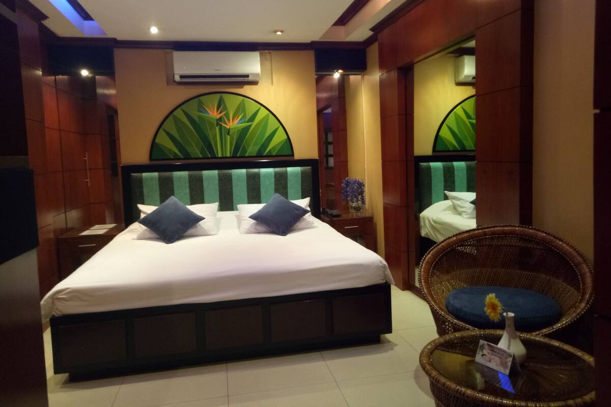 Superior Room (Emperor Bed) | 1 bedroom, Egyptian cotton sheets, premium bedding, down comforters