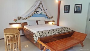 Room - Cooper's Beach Resort (Puerto Princesa)